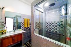 402590316